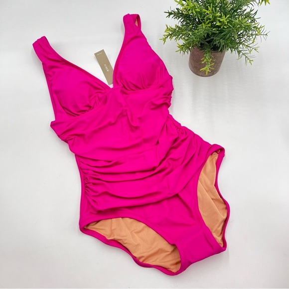 J. Crew Size 4 Ruched V-neck One-piece swimsuit NWT Radiant Fuchsia‎ Pink BC116 - Picture 1 of 7
